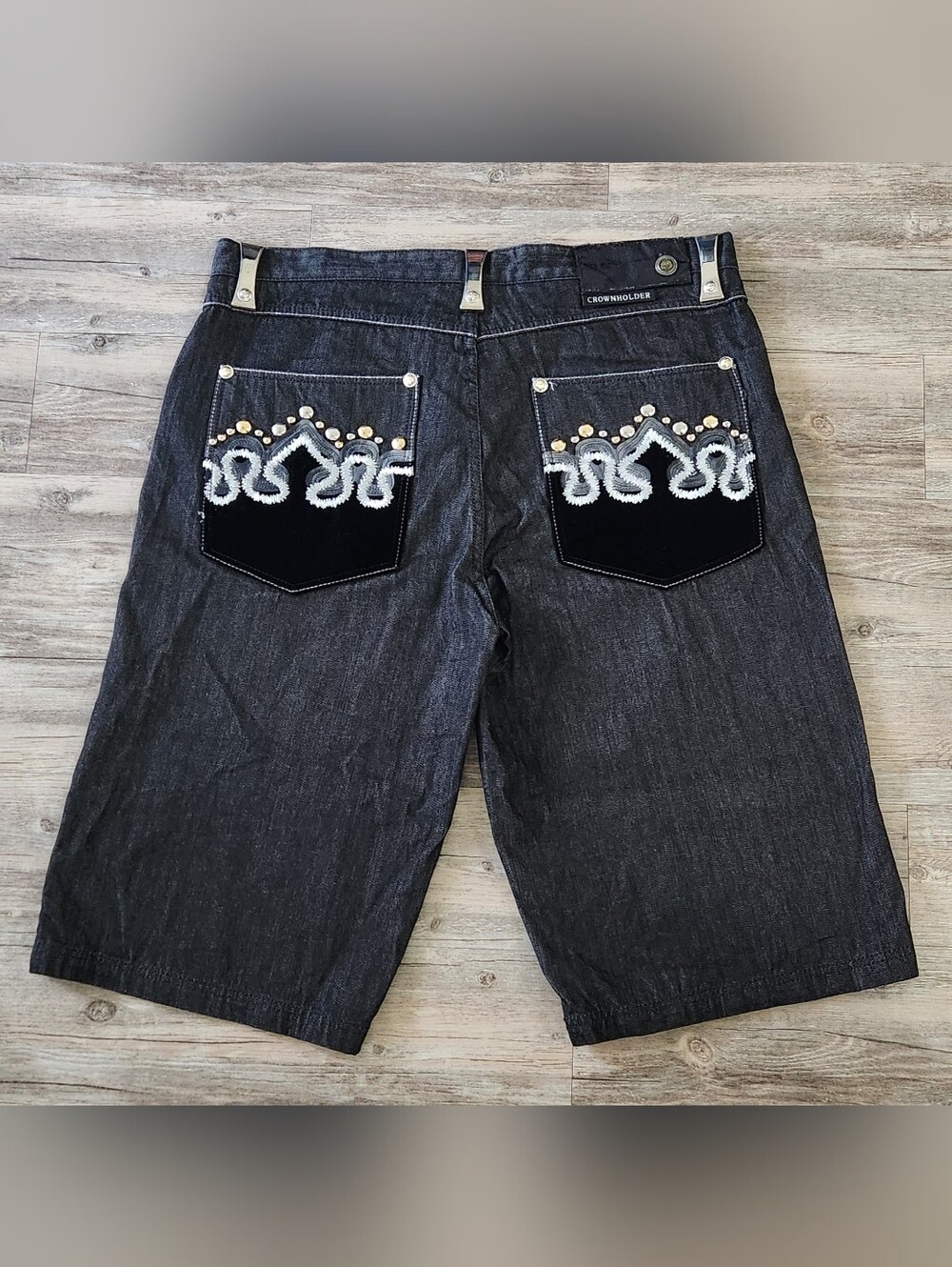 Crown Holder vintage Y2K baggy jorts shorts size 42x17 long streetwear